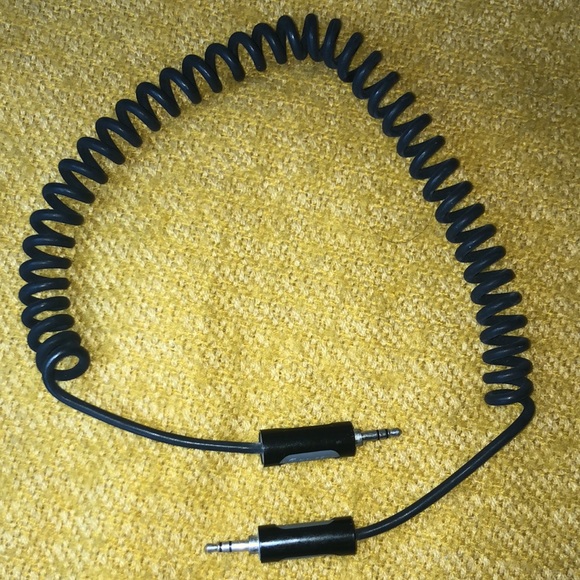 Griffin Aux audio cord / purchase from Amazon/ no box gently used - Picture 2 of 4